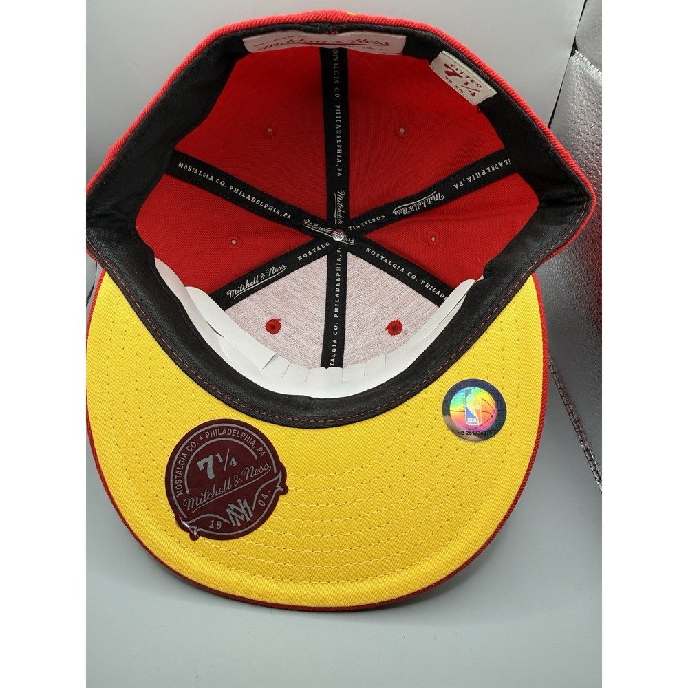 Atlanta Hawks Mitchell & Ness Condors Fitted Hat 7 1/4 Red Yellow Retro - Picture 7 of 8